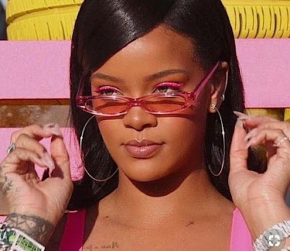 Meet your Posher, Emisha - Picture 1 of 1